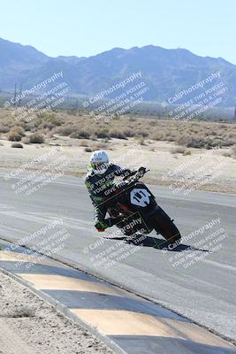 media/Dec-01-2025-Moto Forza (Mon) [[2daa91e15f]]/3-Beginner Group/Session 3 (Turn 16 Inside)/